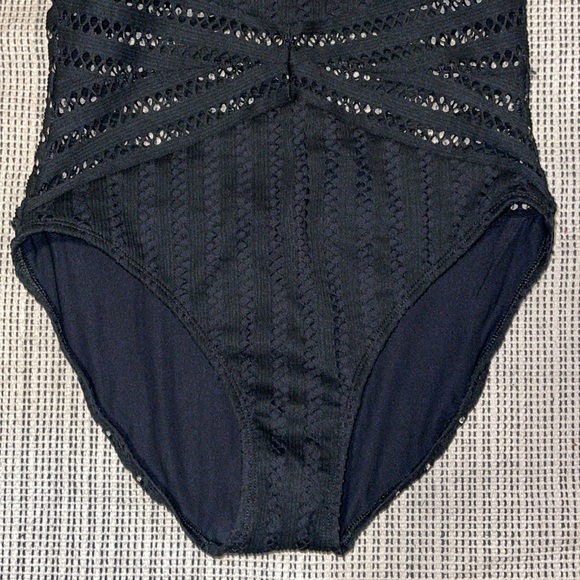 NWT Kenneth Cole Crochet Swimsuit - Picture 8 of 10
